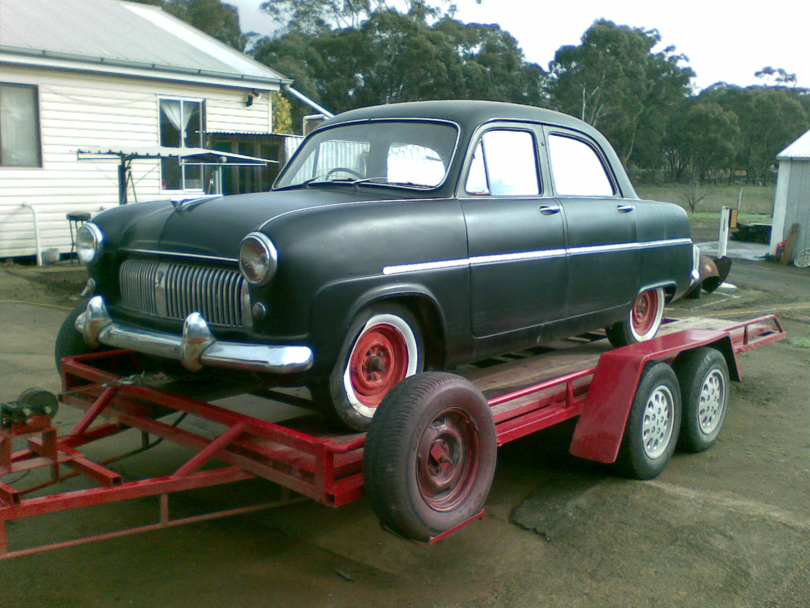 1954 Ford Consul picture