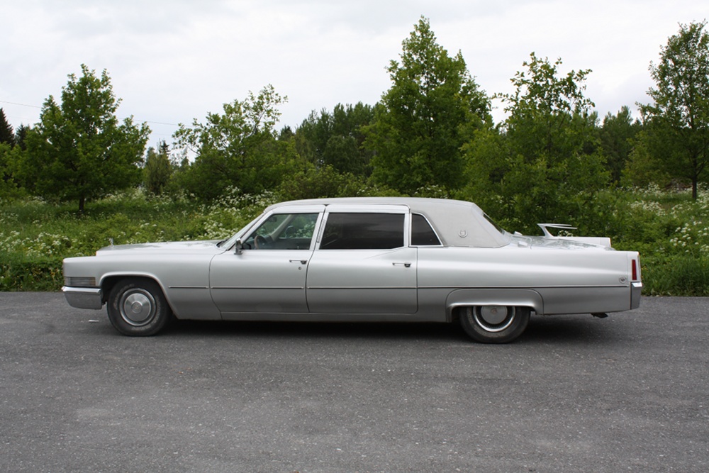 1970 Cadillac Fleetwood 75 Limousine picture