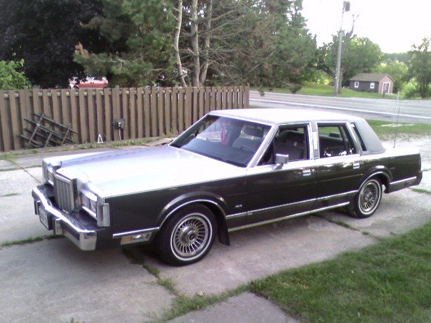1987 Lincoln Town Car 4.9 picture