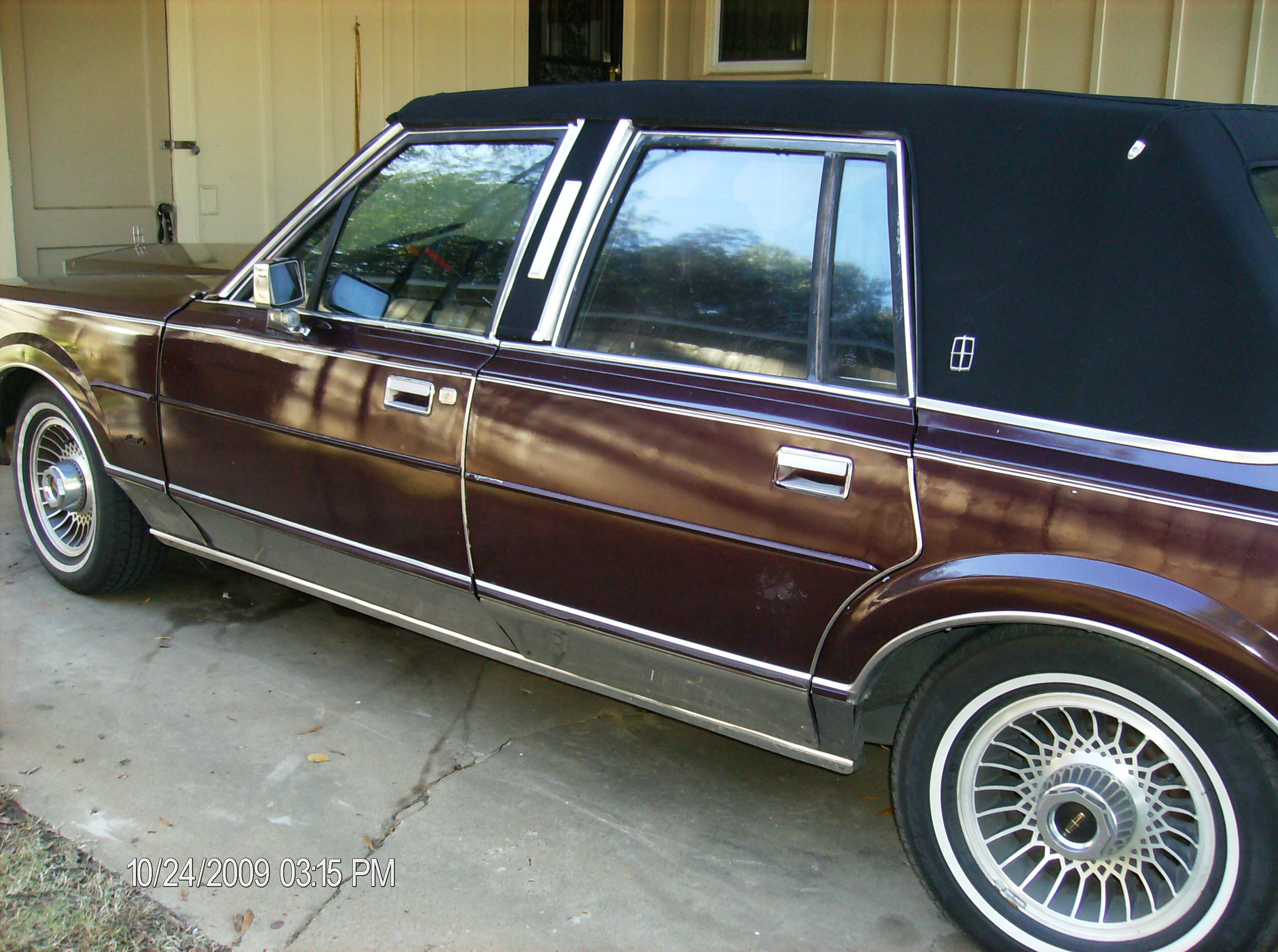 1989 Lincoln Town Car 4.9 picture