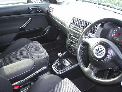 A 2001 Volkswagen Gol 