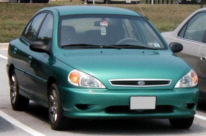 2001 Kia Rio Sedan picture