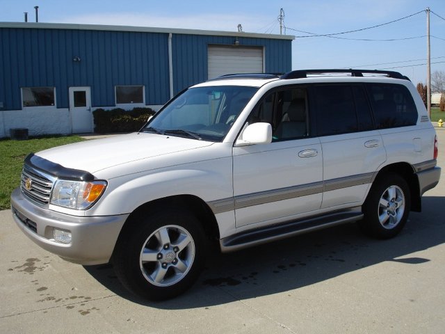 2004 Toyota Land Cruiser picture