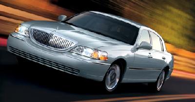 2005 Lincoln Town Car Signature picture