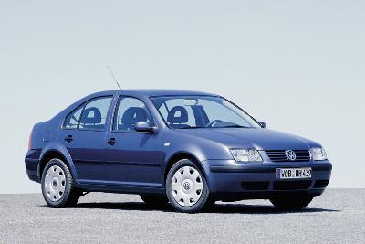 A 2005 Volkswagen  