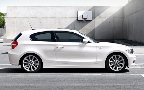 2010 BMW 130i picture