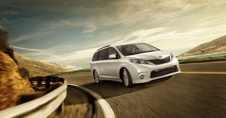 2010 Toyota Sienna LE picture