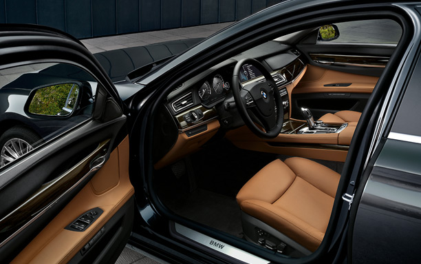 2011 BMW 740d picture
