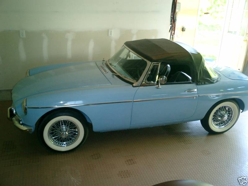 1965 MG MGB picture