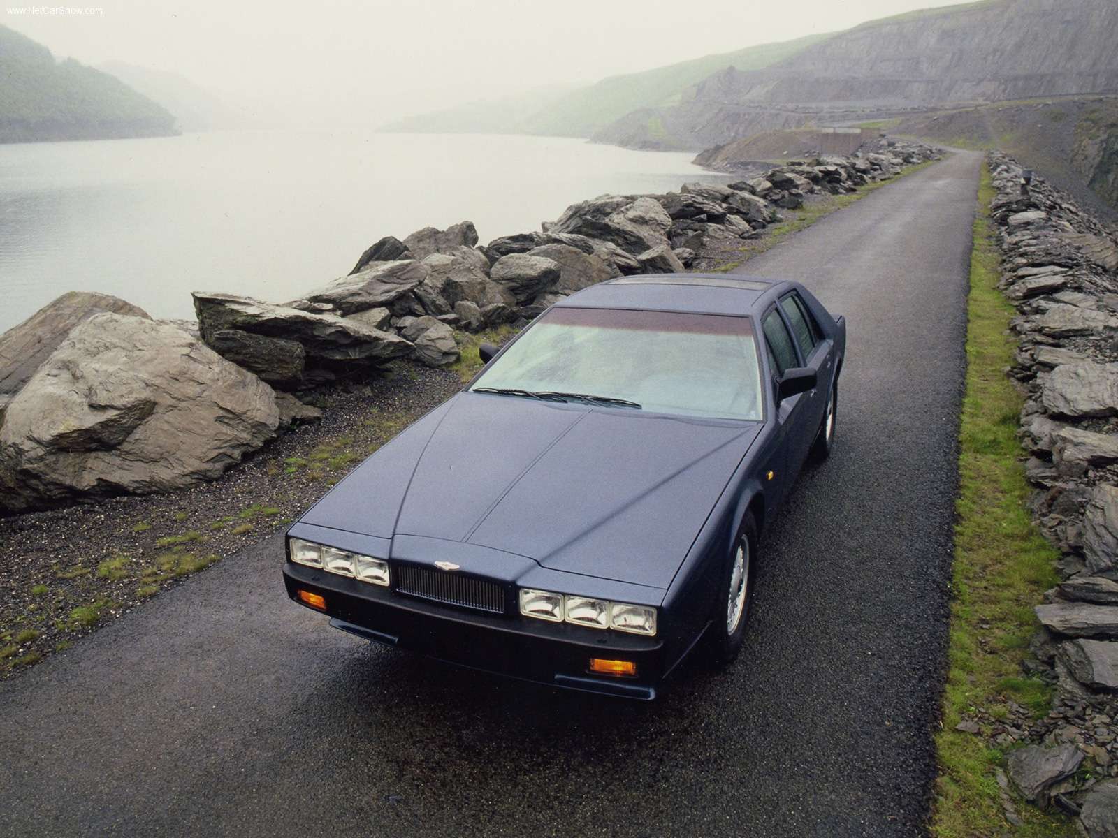 1976 Aston Martin Lagonda picture