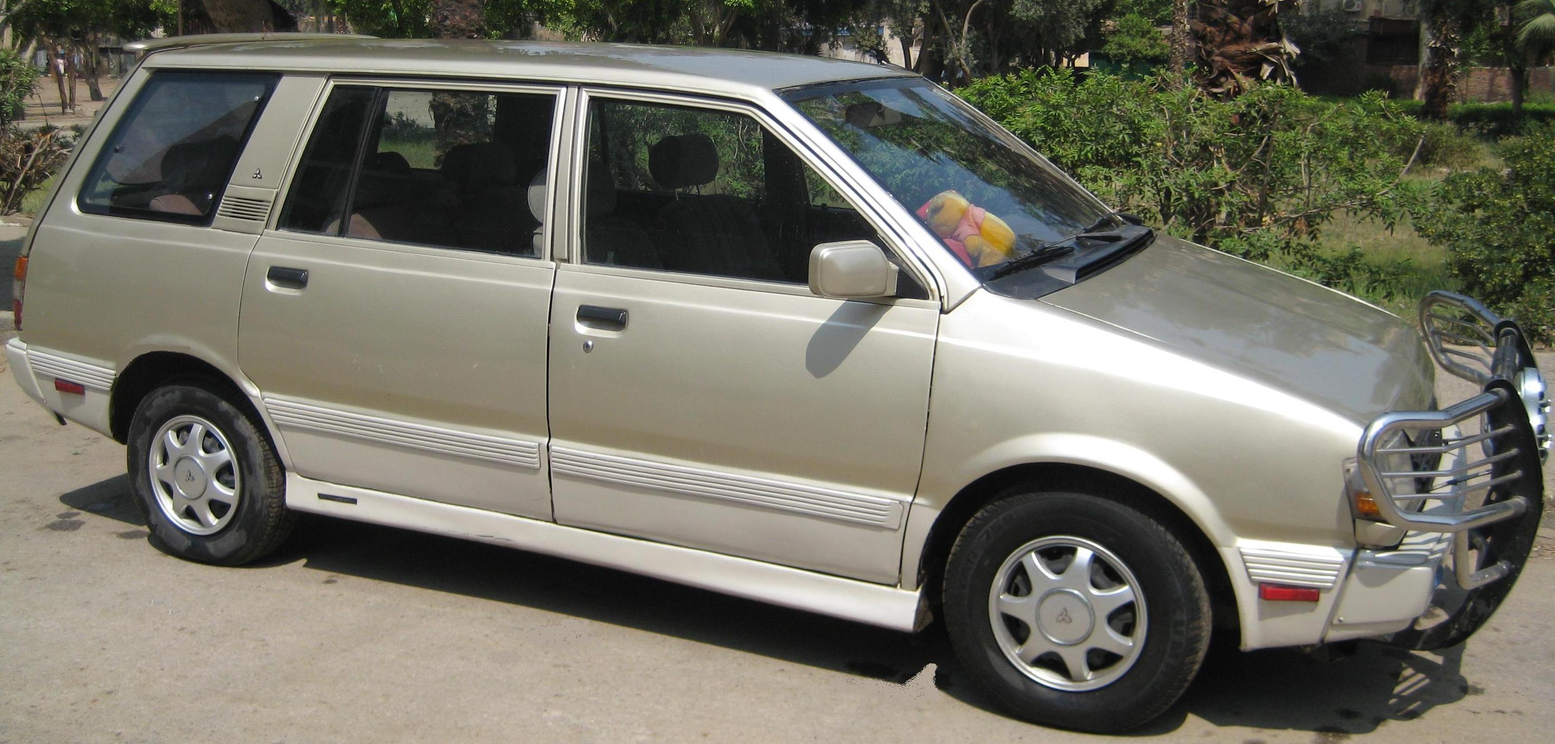 1985 Mitsubishi Spacewagon picture