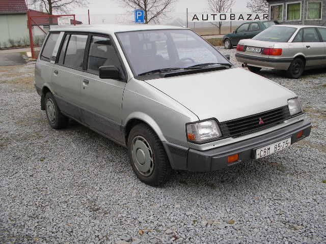 1986 Mitsubishi Space Wagon picture