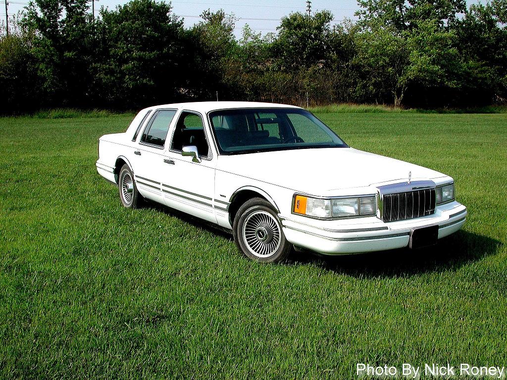 1991 Lincoln Town Car picture