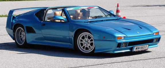 1994 De Tomaso Pantera picture