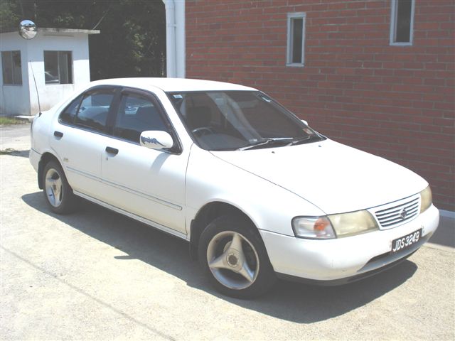 1995 Nissan Sentra picture