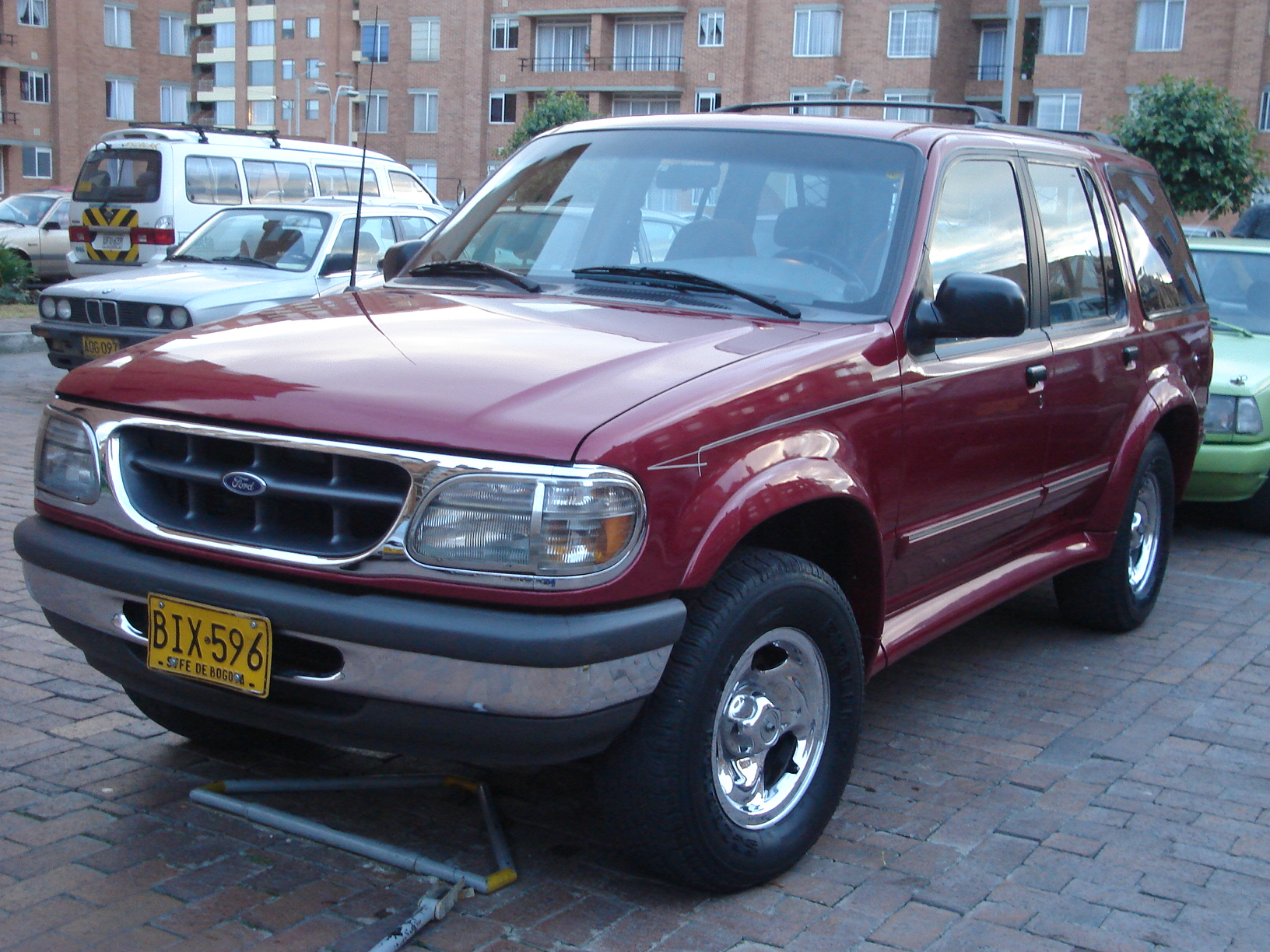 1997 Ford Explorer picture