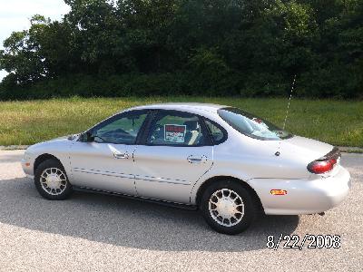 A 1998 Ford Taurus 