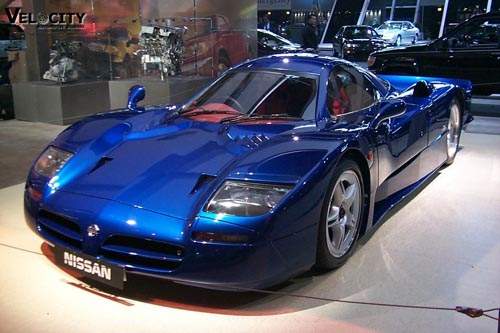 2000 Nissan R390 GT1 picture