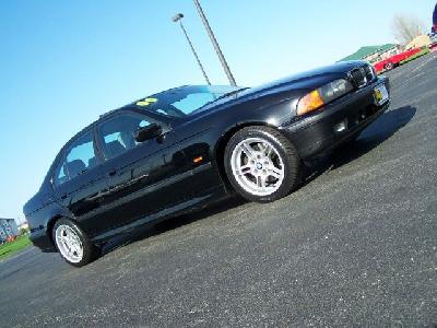 2000 BMW 528i picture