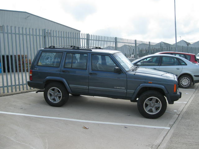 2001 Jeep Cherokee picture