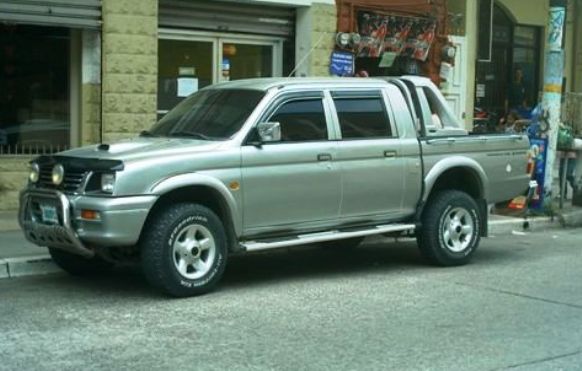 2001 Mitsubishi L 200 picture