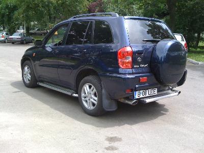 A 2002 Toyota Rav 4 