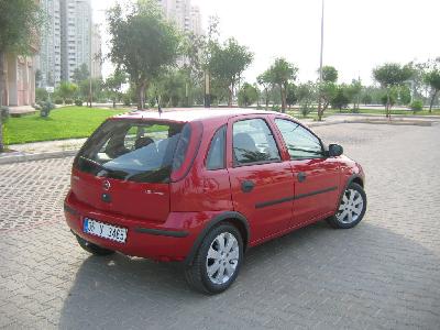 A 2005 Opel Corsa 