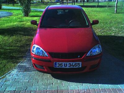 A 2005 Opel Corsa 