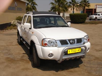 2007 Nissan Hardbody 3300i V6 4x4 Double Cab picture