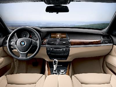 A 2009 BMW X5 