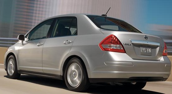 2010 Nissan Versa picture