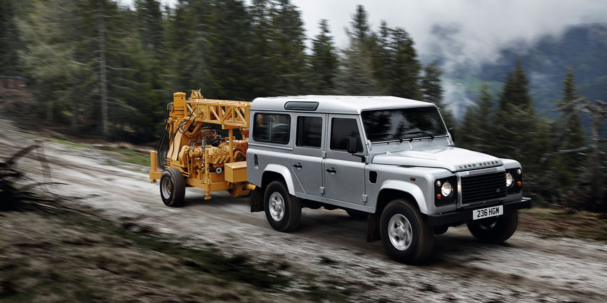 2010 Land Rover Defender 130 Crew Cab picture