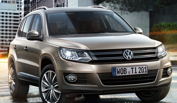 2011 Volkswagen Tiguan 2.0 SE 4 Motion picture